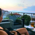 Pure Bliss Luxury Beachfront Apartment With Panoramic Sea Views, Electric Bbq And More Appartamento Agía Triáda
