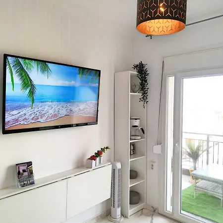 Apartamento Pure Bliss Luxury Beachfront With Panoramic Sea Views, Electric Bbq And